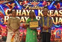 Kabupaten Deiyai meraih juara umum Festival Cahaya Kreasi Budaya Pelajar Papua Tengah 2026. (Foto: Galeri Papua/Endy Langobelen)