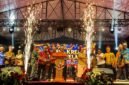 Penutupan Festival Cahaya Kreasi Budaya Pelajar Papua Tengah 2026 ditandai dengan pemukulan tifa. (Foto: Galeri Papua/Endy Langobelen)