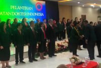 Momen pelantikan Ketua IDI Kabupaten Mimika. (Foto: Istimewa)
