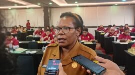 Kepala Bidang Rehabilitasi Sosial pada Dinas Sosial Kabupaten Mimika, Yunita Kudiay. (Foto: Galeri Papua/Kevin Kurni)
