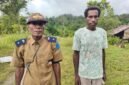 Kepala Kampung Anggreso, Yudas Aweniri didampingi Ketua Bamuskam Anggreso Kaleb Aweniri saat ditemui GaleriPapua di Kampung Anggreso, Kabupaten Mamberamo Raya, Kamis, 11 Juni 2026. GaleriPapua/ Ikbal Asra