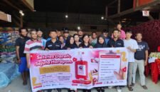 Manajemen PT Inkasakti dan PMI Kota Jayapura berfoto usai kegiatan donor darah di Jayapura, Papua, Jumat, 19 Juni 2026. Kegiatan yang digelar dalam rangka HUT ke-42 PT Inkasakti tersebut berhasil mengumpulkan 41 kantong darah. GaleriPapua/Ikbal Asra