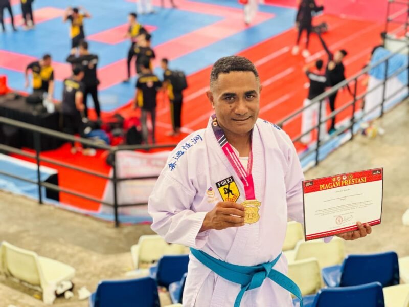 Bripka Thonci Wanggai, yang berhasil menyabet Juara I Kumite -70 kg U-30+ dalam kejuaraan Karate Kapolri Cup 2026 di GOR Nambo Jaya, Banten, Minggu 28 Juni 2026. (Foto: Istimewa).
