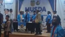 Dinamika perdebatan di dalam forum Musyawarah Daerah (MUSDA) DPD II KNPI Kabupaten Mimika. (Foto: Istimewa)