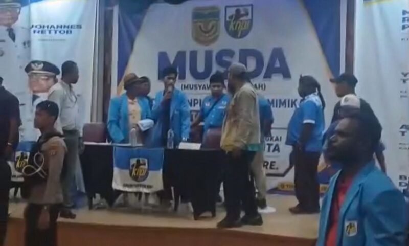 Dinamika perdebatan di dalam forum Musyawarah Daerah (MUSDA) DPD II KNPI Kabupaten Mimika. (Foto: Istimewa)