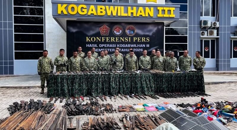 Pelaksanaan konferensi pers di Makogabwilhan III, Timika, Papua Tengah, Senin (6/7/2026). (Foto: Galeri Papua/ Endy Langobelen)
