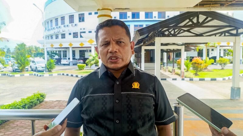 Ketua Komisi III DPRK Mimika, Herman Gafur. (Foto: Galeri Papua/Rachmat Julaini)