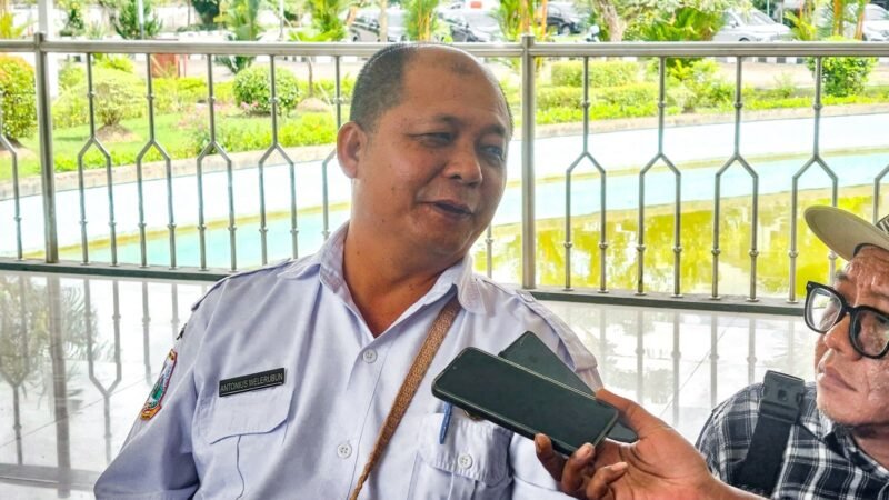 Kepala Dinas Pendidikan Kabupaten Mimika, Antonius Welerubun. (Foto: Galeri Papua/Rachmat Julaini)
