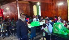 Kepala Suku Besar Damal Kabupaten Puncak, Antenus Yolemal, mengajak masyarakat menjaga keamanan di Kabupaten Puncak, Papua Tengah, Kamis (9/7/2026). (Foto: Istimewa)