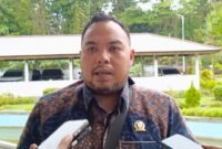 Sekretaris Komisi II DPRK Mimika, Adrian Andhika Thie. (Foto: Galeri Papua/Rachmat Julaini)