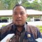 Sekretaris Komisi II DPRK Mimika, Adrian Andhika Thie. (Foto: Galeri Papua/Rachmat Julaini)