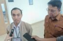 Kepala Inspektorat Mimika, Dr. Drs. Dwi Cholifah bersama Pengawas dari Badan Pengawasan Keuangan dan Pembangunan (BPKP) Provinsi Papua Tengah, Fathul Huda Yusuf Ukhrowi. (Foto: Galeri Papua/Kevin Kurni)