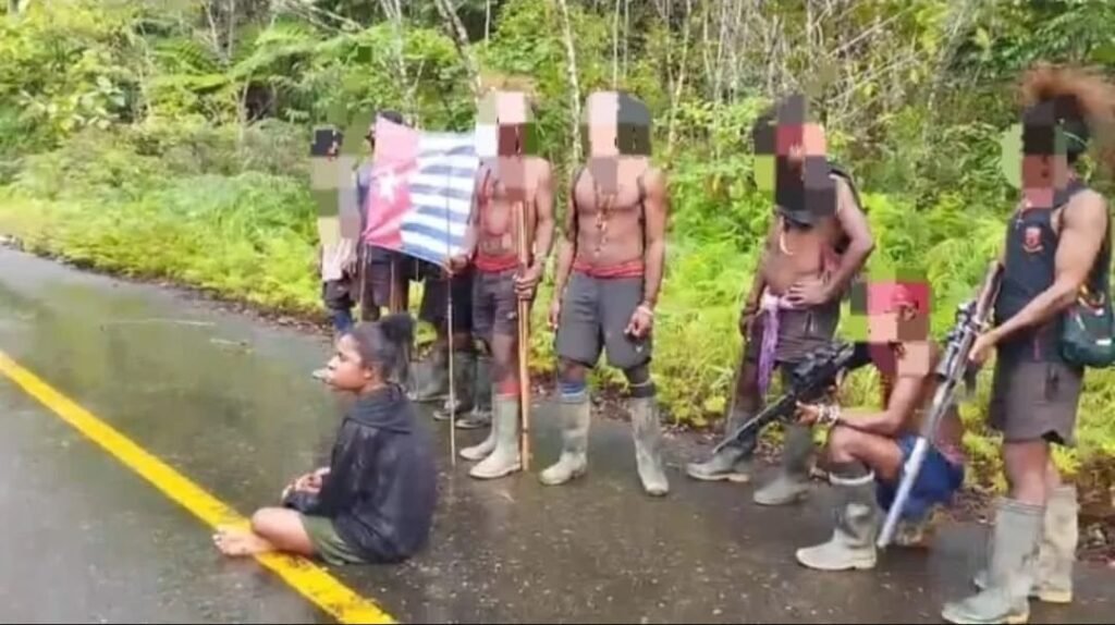 Pasukan TPNPB Kodap XVI Yahukimo bersama TPNPB Kodap III Ndugama Derakma Batalyon Wesem mengeksekusi seorang perempuan yang dituding sebagai mata-mata di Yahukimo, Papua Pegunungan, Senin (20/7/2026). (Foto: TPNPB-OPM)