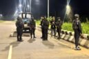 Personel Brimob Polri yang melakukan patroli pada malam hari dalam Operasi Sikat Noken dalam rangka memelihara terciptanya Kamtibmas di Kabupaten Mimika, Kamis malam, 23 Juli 2026. (Foto: Humas Polres Mimika)