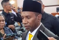 Ketua DPRK Mimika, Primus Natikapareyau. (Foto: Galeri Papua/Rachmat Julaini)