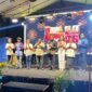 Foto bersama peserta dan panitia usai penutupan Timika Inside Festival of Art (TIFA) ke-VI di Timika, Sabtu, 4 Juli 2026. Festival tiga hari ini mengangkat tema 