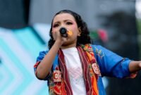 Rapper cilik asal Kabupaten Mimika, Nachyta Velove Varina Nossy, tampil di salah satu event di Timika, Papua Tengah. (Foto: Istimewa)
