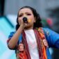 Rapper cilik asal Kabupaten Mimika, Nachyta Velove Varina Nossy, tampil di salah satu event di Timika, Papua Tengah. (Foto: Istimewa)
