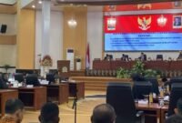Suasana Rapat Paripurna DPRK Mimika saat pembahasan LKPJ 2025 dan Ranperda Pertanggungjawaban Pelaksanaan APBD 2025, Selasa, 28 Juli 2026. Legislatif menyoroti rendahnya serapan belanja modal yang hanya mencapai 82,15 persen dari total anggaran daerah. GaleriPapua/ Ahmad