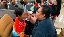 Kemeriahan “Make Up Challenge” Pasutri Disdukcapil Mimika, Songsong Hut ke-81 RI, di Aula Lantai 3 Kantor Dinas Kependudukan dan Pencatatan Sipil (Disdukcapil) Kabupaten Mimika, Sabtu (1/8/2026). (Foto: Galeri Papua/Ahmad)