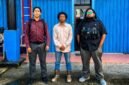 Dari kanan, Ketua Tim Kuasa Hukum LBH Tong Pu Ruang Aman, Gilbert Rumboirusi, S.H., M.H.; JR selaku korban; dan Muhammad Kevin Mus sebagai advokat. (Foto: Dok. Tong Pu Ruang Aman)