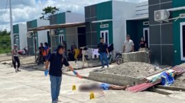 Proses olah TKP oleh aparat kepolisian Kompleks Perumahan Raffles Residence 3, Blok M, Jalan Irigasi Ujung, Kabupaten Mimika, Papua Tengah, Minggu (2/8/2026). (Foto: Istimewa/Faris)