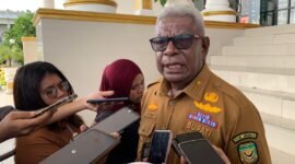 Bupati Mimika, Johannes Rettob. (Foto: Galeri Papua/Ahmad)