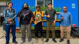 Foto bersama kuasa hukum dari Law Office Tong Pu Ruang Aman bersama klien serta pihak PT Jasti Pravita. (Foto: Istimewa/Dok. Tong Pu Ruang Aman)