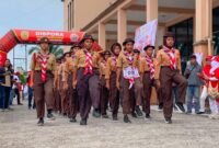 Peserta gerak jalan yang hendak meninggalkan titik start di pelataran Graha Eme Neme Yauware, dalam lomba gerak jalan kreasi, Jumat (7/8/2026). (Foto: Galeri Papua/Ahmad)