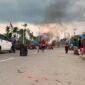 Warga palang Jalan Cenderawasih depan Lorong Garuda dan Lorong Celebes, Mimika, Papua Tengah. (Foto: Galeri Papua/Ahmad)