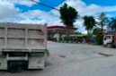 Antrian truk pada salah satu SPBU di Mimika. (Foto: Galeri Papua/Ahmad)