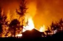 Kantor pemerintahan Kabupaten Puncak, Papua Tengah, dibakar massa pada Selasa (11/8/2026) malam. (Foto: Istimewa)