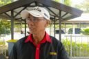 Ketua Koperasi Konsumen Komunitas Peternak Babi Mimika, Calvin Arrung, memberikan keterangan soal keluhan peternak babi atas beredarnya daging dari luar sedangkan daging peternak lokal tidak terserap. Kamis (13/8/2026). (Foto: Galeri Papua/Rachmat Julaini)