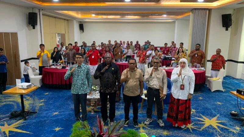 Foto bersama pembukaan kegiatan penilaian yang berlangsung di Ballroom Hotel Horison Ultima, Jumat (14/8/2026). (Foto: Galeri Papua/Ahmad)