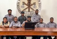 Honai Adat Pengusaha Amungme Kamoro (HAPAK) menyatakan sikap terkait kepengurusan Badan Usaha Milik Daerah (BUMD) Kabupaten Mimika, PT Mimika Abadi Sejahtera (MAS). Pernyataan sikap disampaikan dalam konferensi pers yang berlangsung di Kantor HAPAK, Jalan Yos Sudarso, Timika, Papua Tengah, Jumat (14/8/2026). (Foto: Galeri Papua/Endy Langobelen)