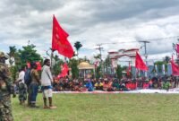KNPB Mimika melakukan aksi demonstrasi di halaman Kantor DPRK Mimika, Jalan Cendrawasih, Timika, Papua Tengah, Sabtu (15/8/2026). (Foto: Galeri Papua/Kevin Kurni)