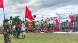 KNPB Mimika melakukan aksi demonstrasi di halaman Kantor DPRK Mimika, Jalan Cendrawasih, Timika, Papua Tengah, Sabtu (15/8/2026). (Foto: Galeri Papua/Kevin Kurni)
