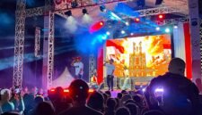 Penampilan 4Life dalam Timika Fest 2026 Konser Kemerdekaan di Lapangan Timika Indah, Senin (17/8/2026) malam. (Foto: Galeri Papua/Endy Langobelen)