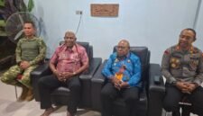 Konferensi Pers Bupati dan Wakil Bupati Mimika bersama Kapolres dan Dandim dalam menyikapi situasi di Distrik Jila, Mimika, Papua Tengah, Kamis (20/8/2026). (Foto: Istimewa)