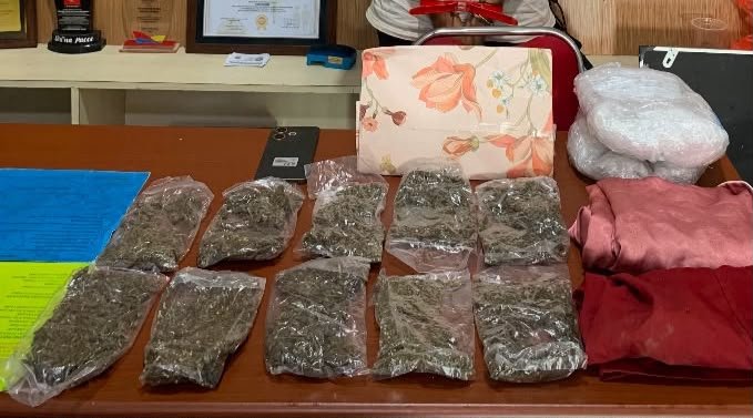 Barang bukti yang diamankan polisi dan dibawa ke Kantor Sat Resnarkoba Polres Mimika, Kamis, 20 Agustus 2026. (Foto: Istimewa)