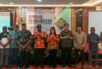 Foto bersama usai pembukaan Seminar Pendahuluan Perencanaan Kota Kapiraya di Ballroom Hotel Horison Diana Timika, Jumat (21/8/2026). (Foto: Galeri Papua/Kevin Kurni)