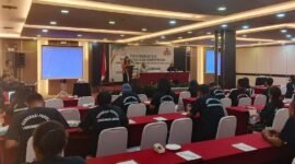 Suasana kegiatan Sosialisasi Sekolah yang Berwawasan Lingkungan di Kabupaten Mimika, yang digelar DLH di Ballroom Hotel Horizon Diana Mimika, Jumat (21/8/2026). (Foto: Galeri Papua/Kevin Kurni)