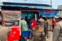 Satpol PP Kabupaten Mimika saat sedang melakukan penertiban di kawasan Jalan Budi Utomo, Rabu (26/8/2026). (Foto: Galeri Papua/Ahmad)