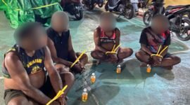 Lima terduga pelaku dibawa ke Mapolres Mimika Mile 32 untuk penanganan hukum lebih lanjut. (Foto: Humas Polres Mimika)