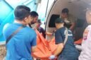 Proses evakuasi jenazah pelajar magang yang ditemukan tewas di Bengkel Ketok Magic di Jalan Yan Tinal SP 3, Kelurahan Karang Senang, Distrik Kuala Kencana, Kabupaten Mimika, Papua Tengah, Minggu (30/8/2026) pagi. (Foto: Humas Polres Mimika)