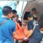 Proses evakuasi jenazah pelajar magang yang ditemukan tewas di Bengkel Ketok Magic di Jalan Yan Tinal SP 3, Kelurahan Karang Senang, Distrik Kuala Kencana, Kabupaten Mimika, Papua Tengah, Minggu (30/8/2026) pagi. (Foto: Humas Polres Mimika)