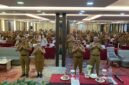 Foto bersama usai pembukaan kegiatan evaluasi program Pusjaki dan Kaka Sehat di Ballroom Hotel Horison Diana, Senin (31/8/2026). (Foto: Galeri Papua/Ahmad)