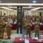 Foto bersama usai pembukaan kegiatan evaluasi program Pusjaki dan Kaka Sehat di Ballroom Hotel Horison Diana, Senin (31/8/2026). (Foto: Galeri Papua/Ahmad)