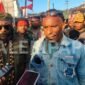Ketua I KNPB Pusat Warpo Wetipo (kanan) didampingi Juru Bicara KNPB Pusat Ogram Wanimbo menyampaikan pernyataan sikap dalam aksi KNPB di Jayapura, Senin, 3 Agustus 2026. KNPB menyerukan pembukaan akses bantuan kemanusiaan internasional ke wilayah konflik di Papua serta mendorong penyelesaian konflik melalui jalur internasional. GaleriPapua/ Ikbal Asra.