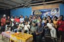 Jose Alvan Ohei berfoto bersama peserta usai menggelar pelatihan kapasitas pemuda di Obhe Kampung Yakonde, Kabupaten Jayapura, Papua, Sabtu, 1 Agustus 2026. Dalam kegiatan ini, Jose memperkenalkan konsep ONOMI sebagai fondasi pembangunan karakter generasi muda Orang Asli Papua. GaleriPapua/ Ikbal Asra